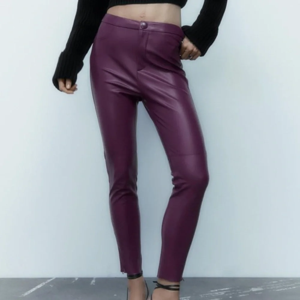 SOLD NWT ZARA Purple faux leather leggings. Size:M - Picture 6 of 8